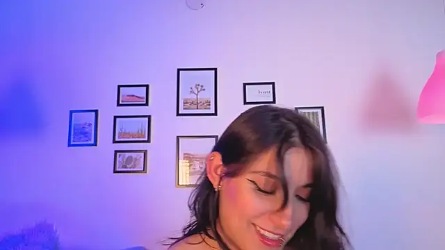 Snapshot of Kendaall_sweet chatting on July 11, 3:40 am Kendaall sweet online show from July 11, 3:40 am
