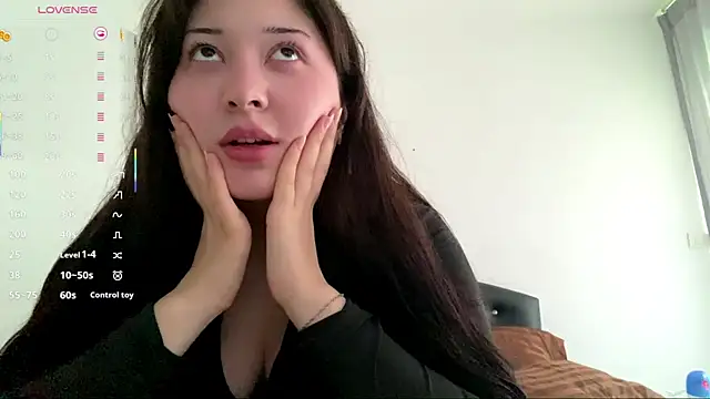 Snapshot of Sonata_Asky chatting on July 5, 6:09 am Sonata Asky online show from July 5, 6:09 am