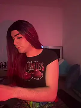 AdelaBeckers  online show from May 1, 9:53 pm