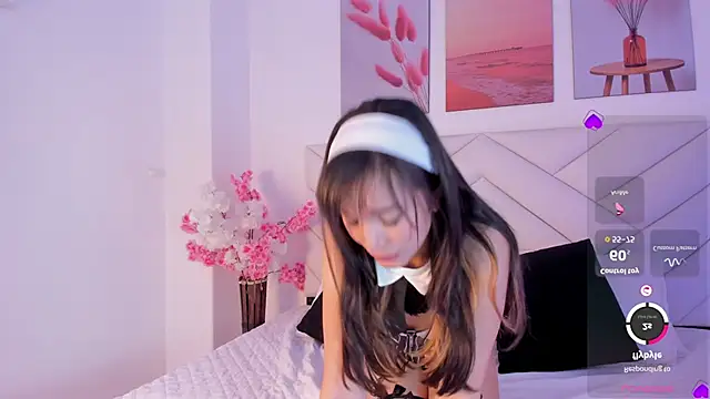 Snapshot of trixxie_18 chatting on May 20, 12:51 am trixxie 18 online show from May 20, 12:51 am