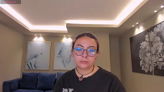 Snapshot of LoiseHarper chatting on May 10, 11:17 pm LoiseHarper online show from May 10, 11:17 pm