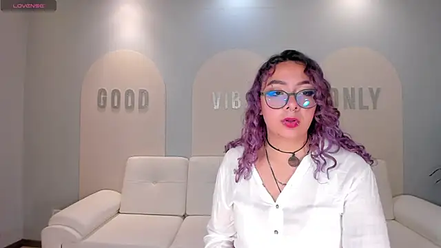 Snapshot of LoiseHarper chatting on May 3, 5:38 pm LoiseHarper online show from May 3, 5:38 pm