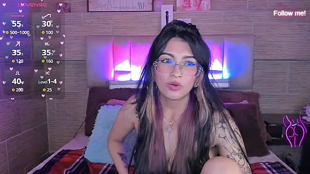 mia smoke  online show from August 9, 3:23 am