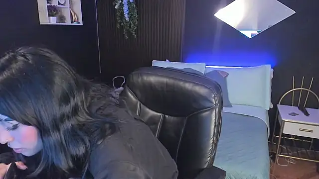 Snapshot of mia_smoke_ chatting on May 24, 10:37 am mia smoke online show from May 24, 10:37 am