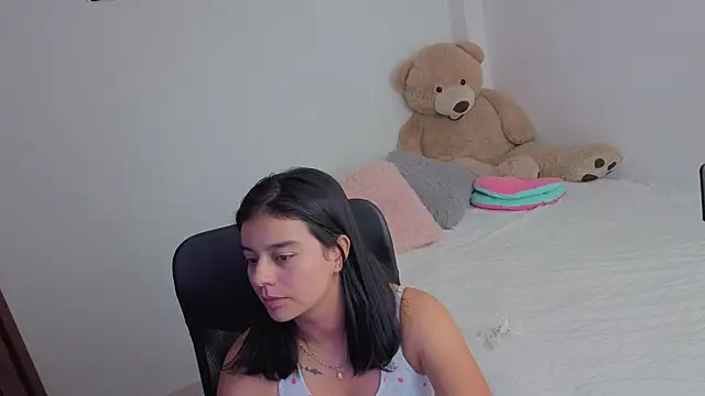 valerihouse  online show from August 6, 2:17 am