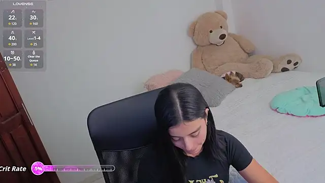 valerihouse  online show from June 19, 1:55 am
