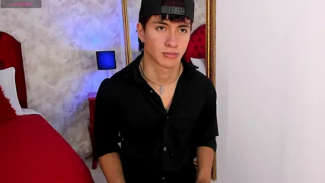 Liam Grayson  online show from May 6, 1:59 pm
