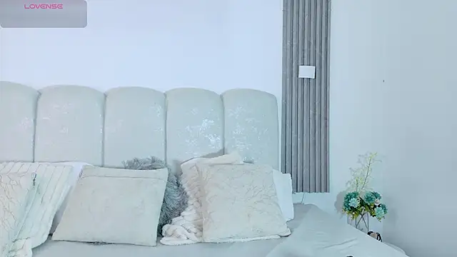 ScarlettVelvet online show from June 9, 1:01 pm