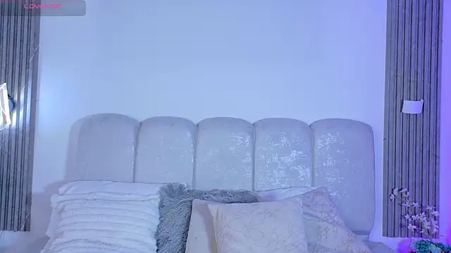 ScarlettVelvet online show from July 1, 1:11 pm