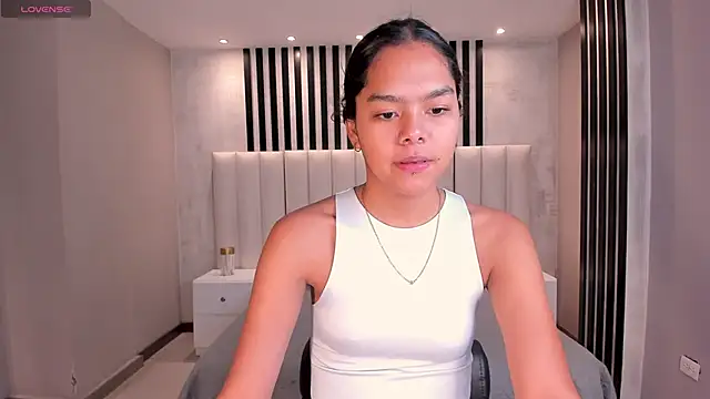 Snapshot of SaphiraJames chatting on June 27, 1:55 am SaphiraJames online show from June 27, 1:55 am