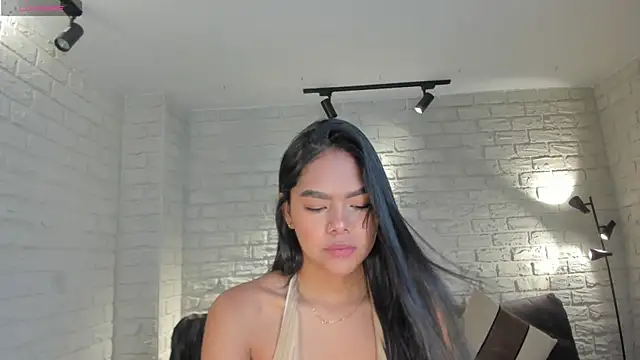 Snapshot of SaphiraJames chatting on May 24, 10:53 pm SaphiraJames online show from May 24, 10:53 pm