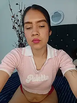 Snapshot of madiison_hot chatting on June 19, 2:56 pm madiison hot online show from June 19, 2:56 pm