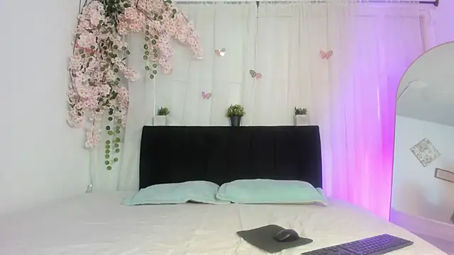 Emily anf brian online show from May 2, 12:43 pm