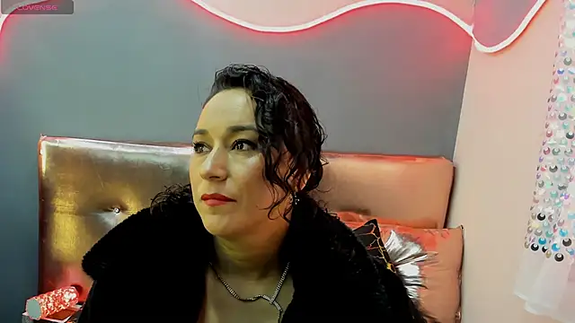 Elizabeth bennett online show from May 14, 1:19 pm