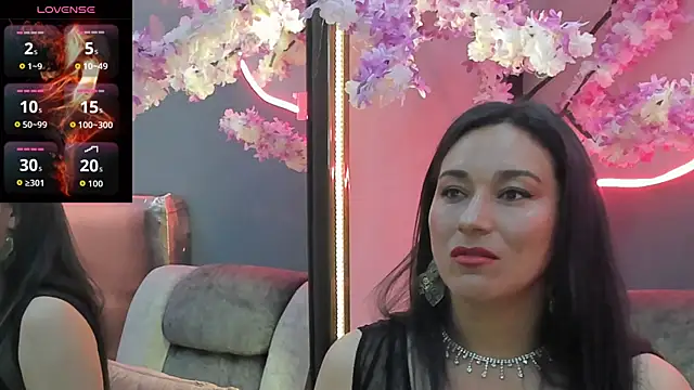 Elizabeth bennett online show from May 26, 5:44 pm
