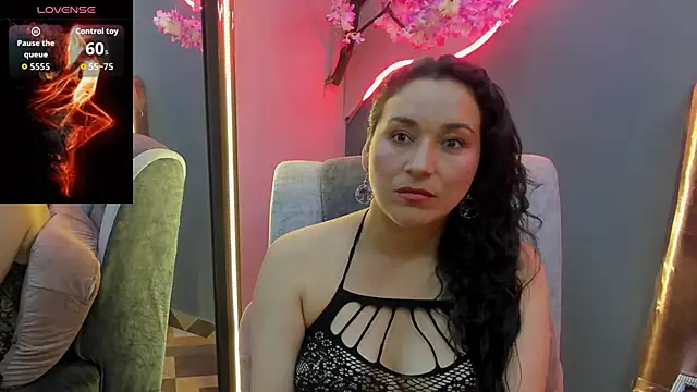 Elizabeth bennett online show from May 31, 10:54 pm