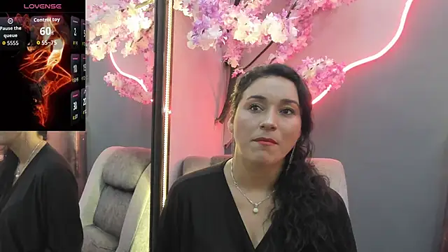 Elizabeth bennett online show from May 23, 8:41 pm