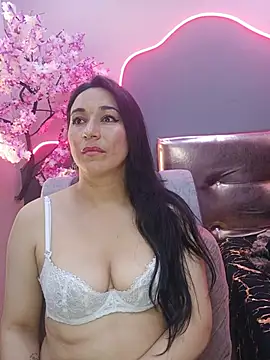 Elizabeth bennett online show from June 20, 2:49 am