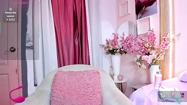 Aili queen online show from May 26, 12:47 pm