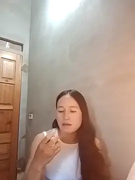 Snapshot of Nana-bibi chatting on May 4, 5:33 am Nana-bibi online show from May 4, 5:33 am