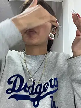 Noa lau online show from July 25, 3:58 am