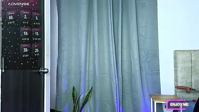 megangil  online show from May 21, 9:17 am