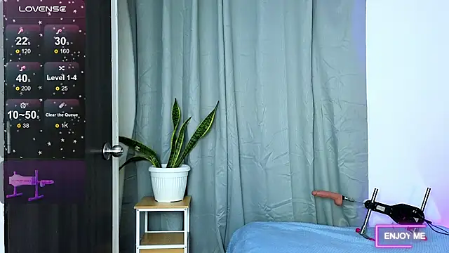 megangil  online show from May 12, 8:43 am