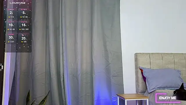 megangil  online show from June 7, 1:38 pm