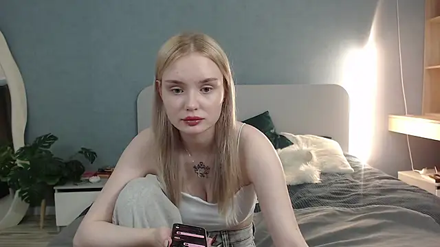 Snapshot of Angel_Share chatting on June 17, 6:35 am Angel Share online show from June 17, 6:35 am