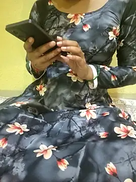 Seema yadav01 online show from May 4, 5:00 am