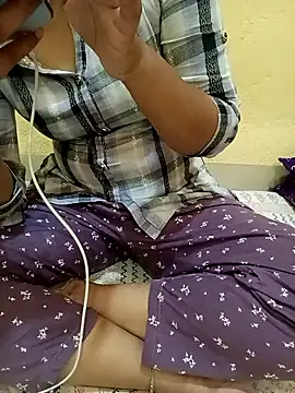 Seema yadav01 online show from May 30, 5:36 am