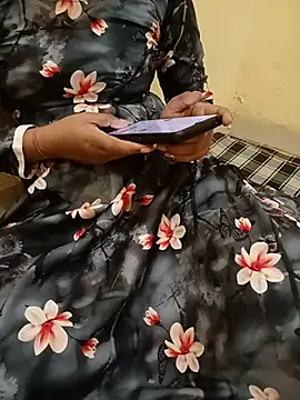 Seema yadav01 online show from July 17, 5:15 am