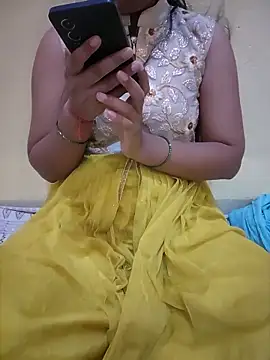 Seema yadav01 online show from May 3, 5:45 am
