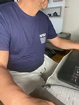 daddy3945 online show from May 13, 8:10 am