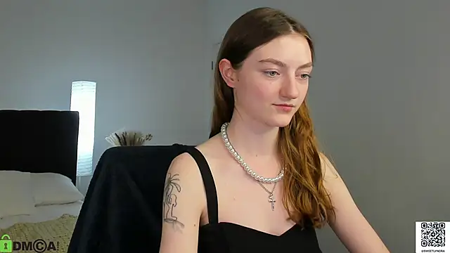 Snapshot of Valenora1 chatting on May 9, 11:24 am Valenora1 online show from May 9, 11:24 am
