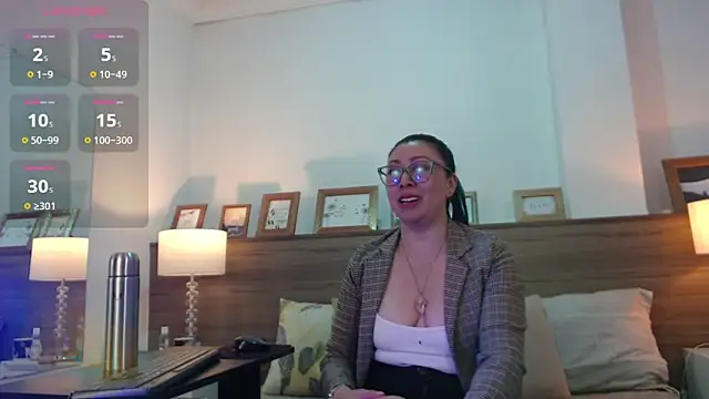 Snapshot of FranciscaVera chatting on June 9, 6:53 pm FranciscaVera online show from June 9, 6:53 pm