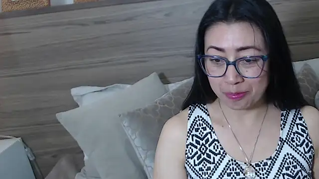 Snapshot of FranciscaVera chatting on June 30, 7:47 pm FranciscaVera online show from June 30, 7:47 pm
