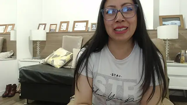 Snapshot of FranciscaVera chatting on May 16, 8:41 pm FranciscaVera online show from May 16, 8:41 pm