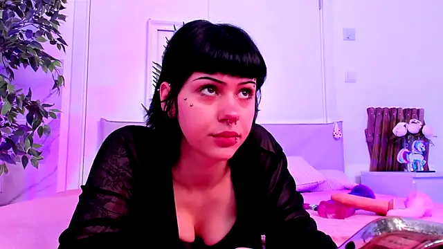 Ashley Alt online show from August 5, 6:51 am
