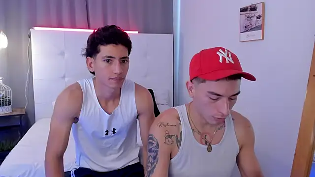Alejo-and-Thiago online show from May 1, 3:39 pm