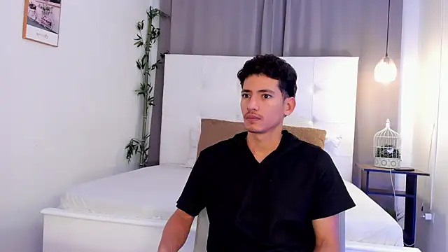 Alejo-and-Thiago online show from July 22, 12:40 pm