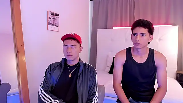 Snapshot of Alejo-and-Thiago chatting on May 3, 1:15 pm Alejo-and-Thiago online show from May 3, 1:15 pm