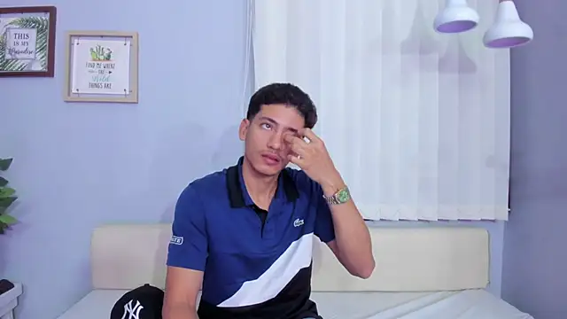 Alejo-and-Thiago online show from July 15, 12:23 pm