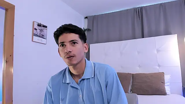 Alejo-and-Thiago online show from July 14, 12:33 pm
