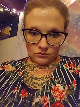 leighlamarie online show from August 9, 9:37 am