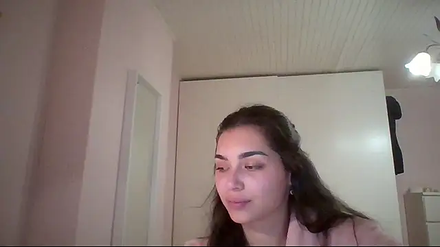 yourbella37 online show from May 4, 9:17 pm
