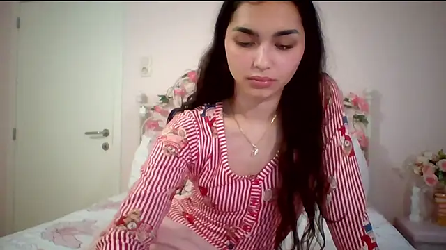 yourbella37 online show from May 9, 7:28 pm