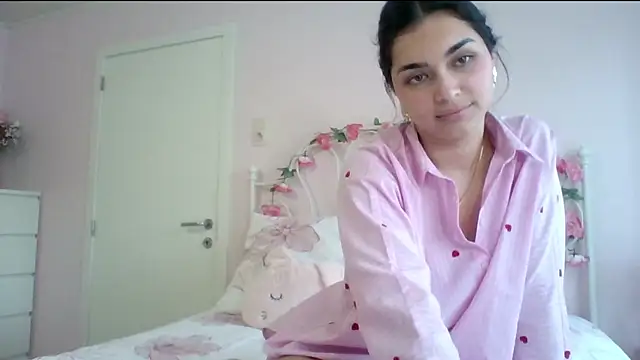 yourbella37 online show from May 20, 6:49 pm
