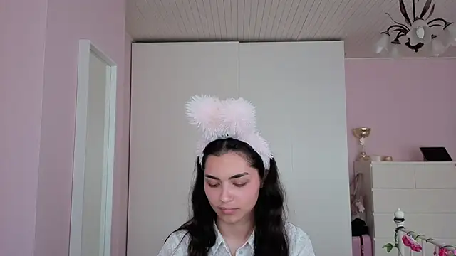yourbella37 online show from May 29, 6:47 pm