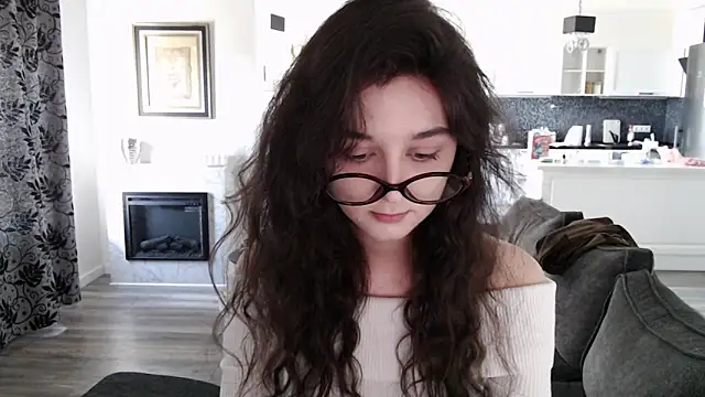 cute lilia online show from May 3, 12:42 pm